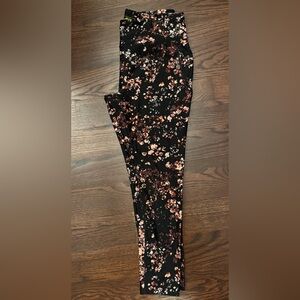G.H. Bass and Co full length floral leggings